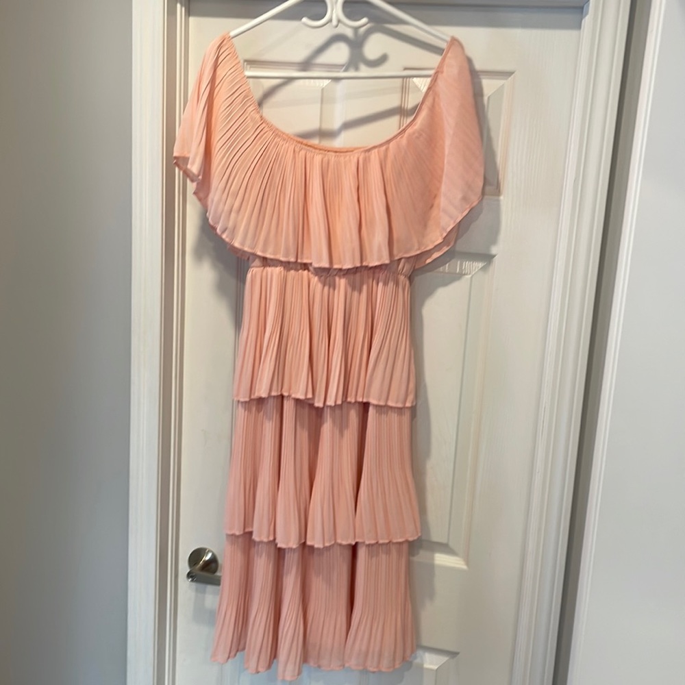 Off the shoulder lock and key tiered dress size medium